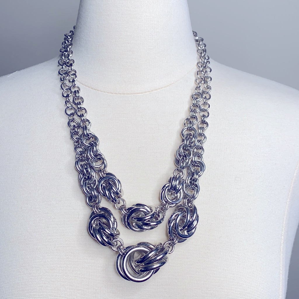 White House Black Market Silver Tone Necklace 13$